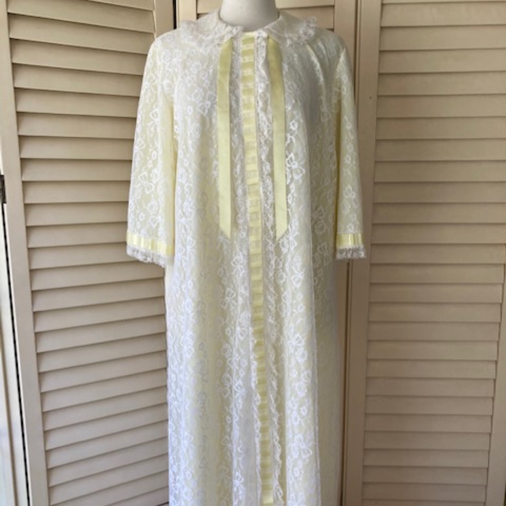 Vintage Odette Barsa Lounger~Robe